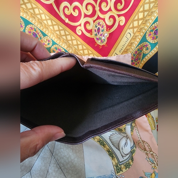 Chanel CC Embossed Caviar brown leather wallet - Picture 10 of 12